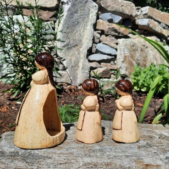 Vintage Cornhusk Ceramic S&P Shakers with Sponge Holder - Picture 2 of 6